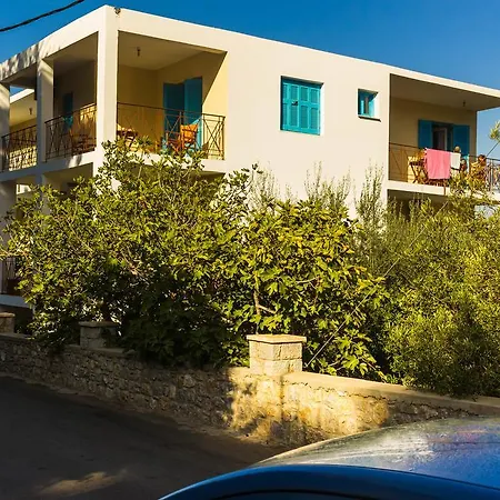 Ξενοδοχείο με διαμερίσματα By Climbing House Panormos (Kalymnos)