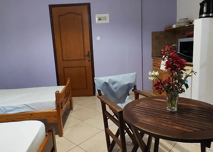 By Climbing House 3* Panormos (Kalymnos)