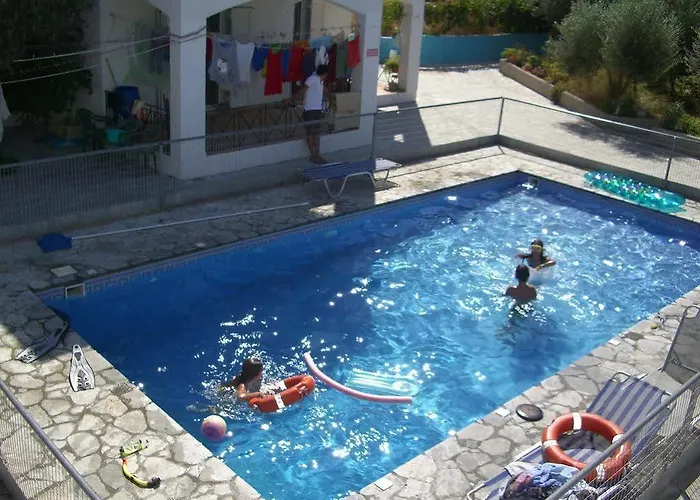 By Climbing House 3*